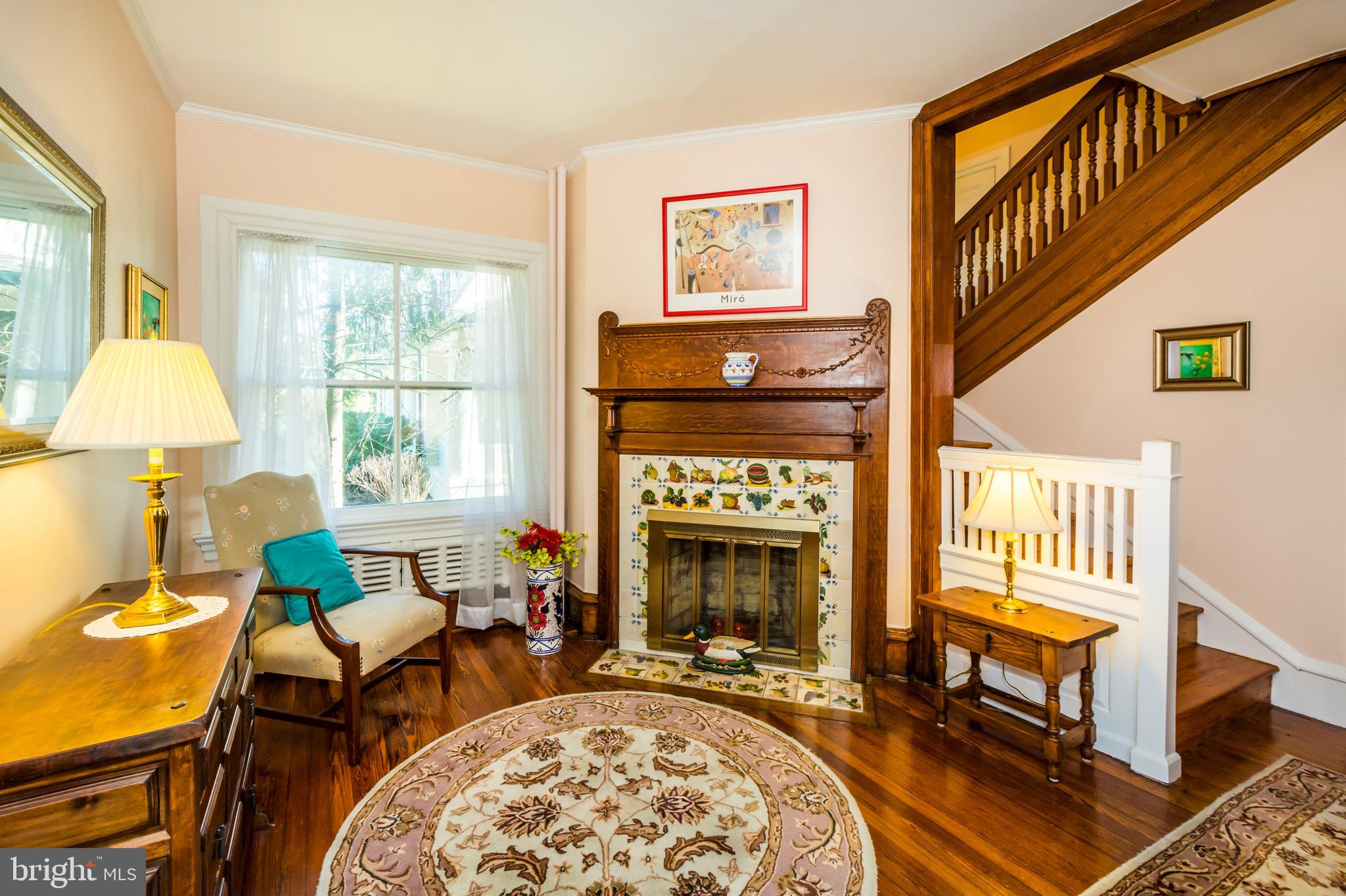 319 Woodlawn Road Baltimore, MD 21210 - Photo 19 of 66 Foyer with fireplace.