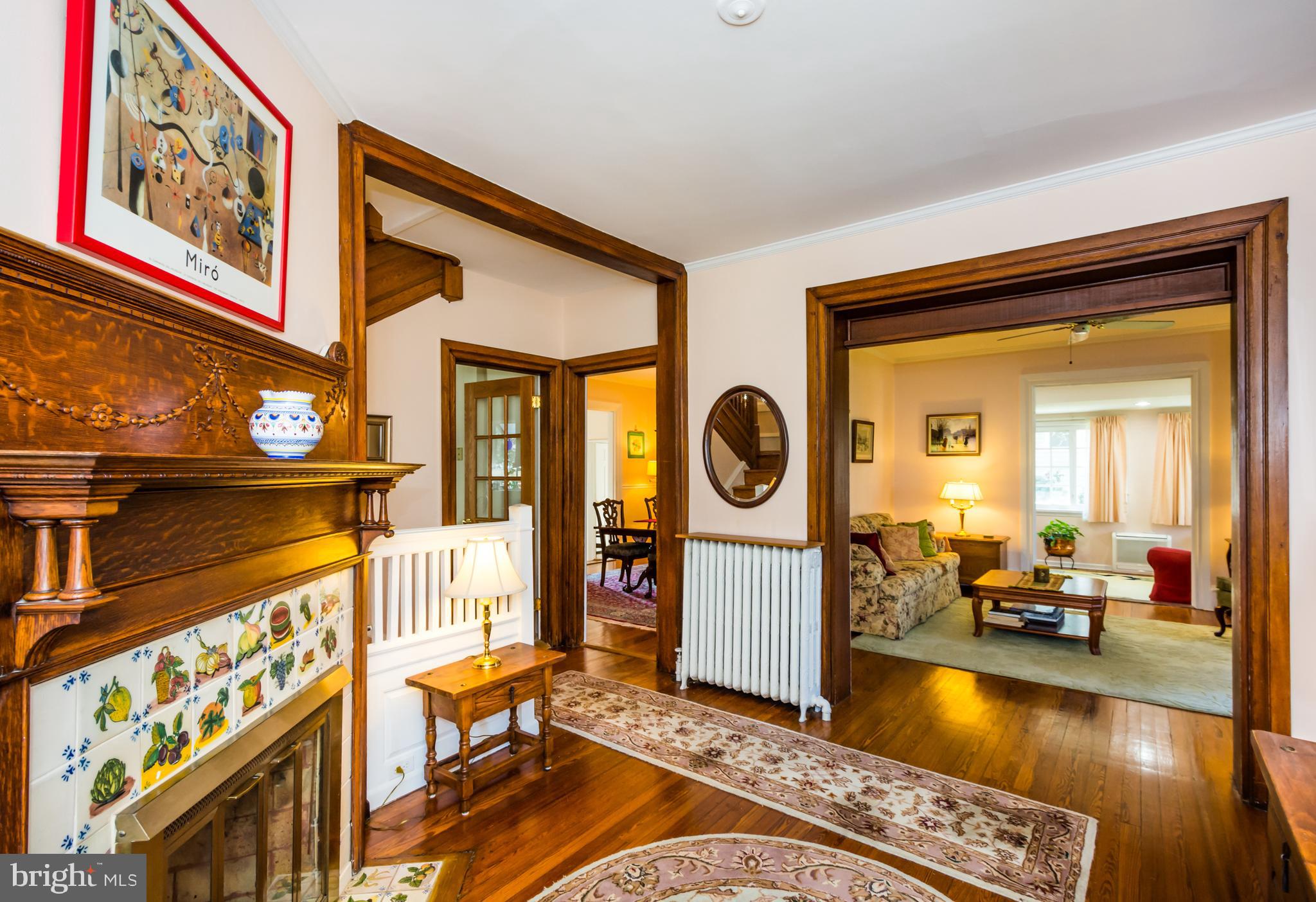 319 Woodlawn Road Baltimore, MD 21210 - Photo 21 of 66 Foyer.