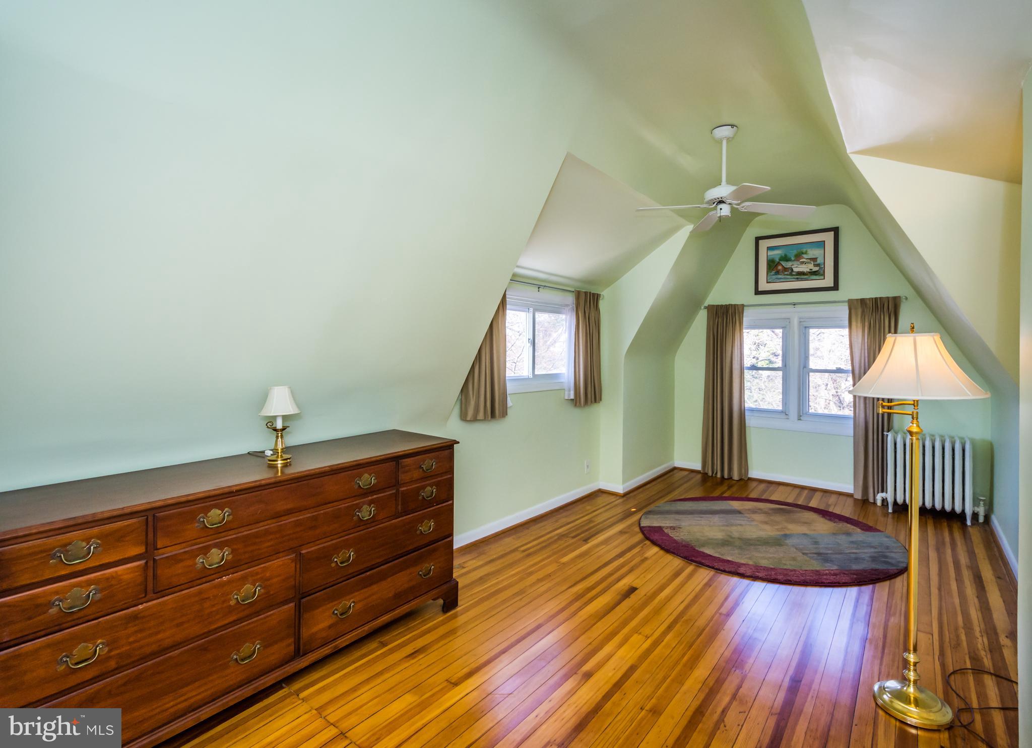 319 Woodlawn Road Baltimore, MD 21210 - Photo 59 of 66 3rd floor Bonus Rm, hang-out space, Office or BR.