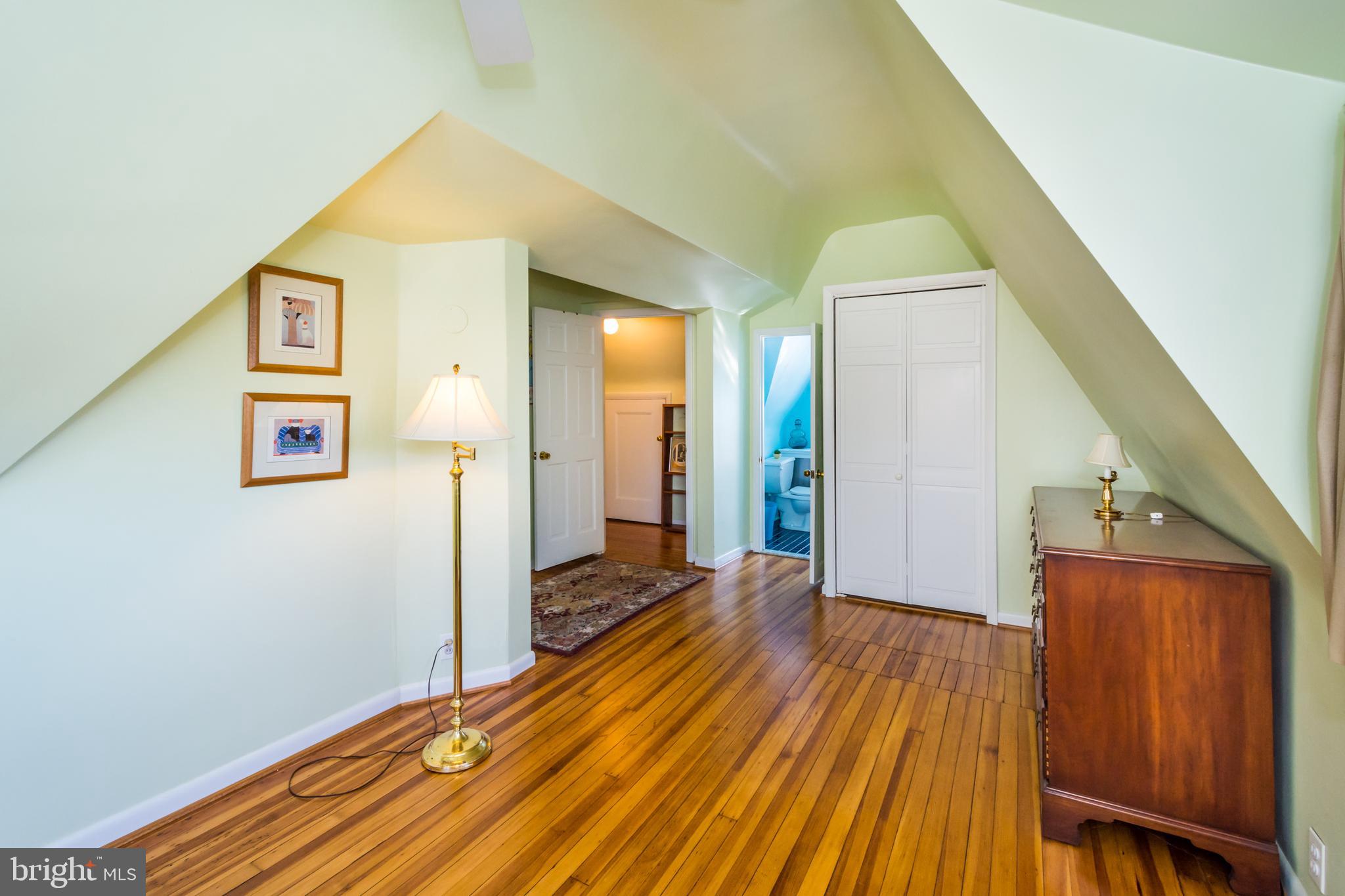 319 Woodlawn Road Baltimore, MD 21210 - Photo 60 of 66 3rd floor, large Bonus Room!