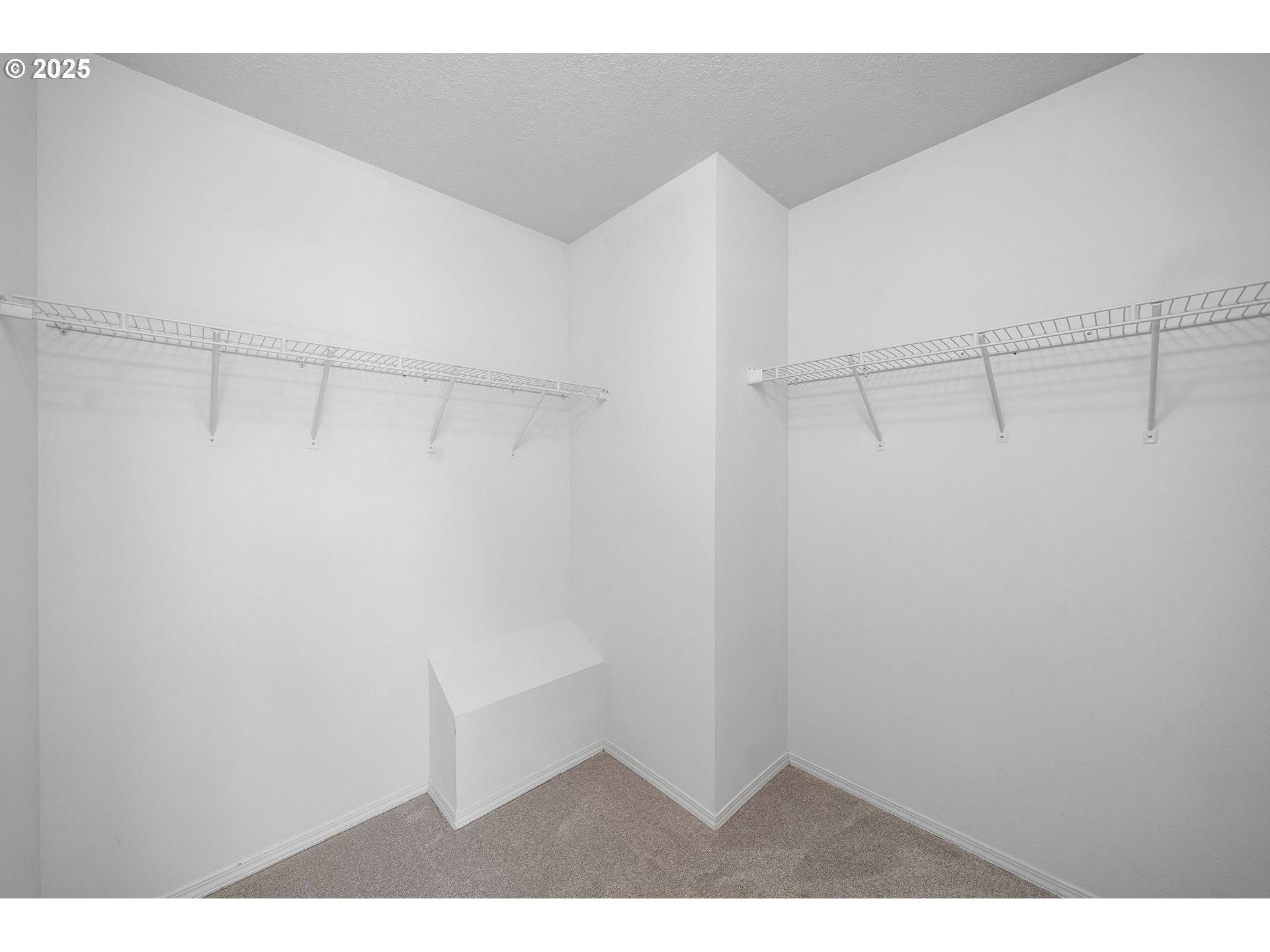 236 South Sweeney Street Portland, OR 97239 - Photo 19 of 29 a view of small space