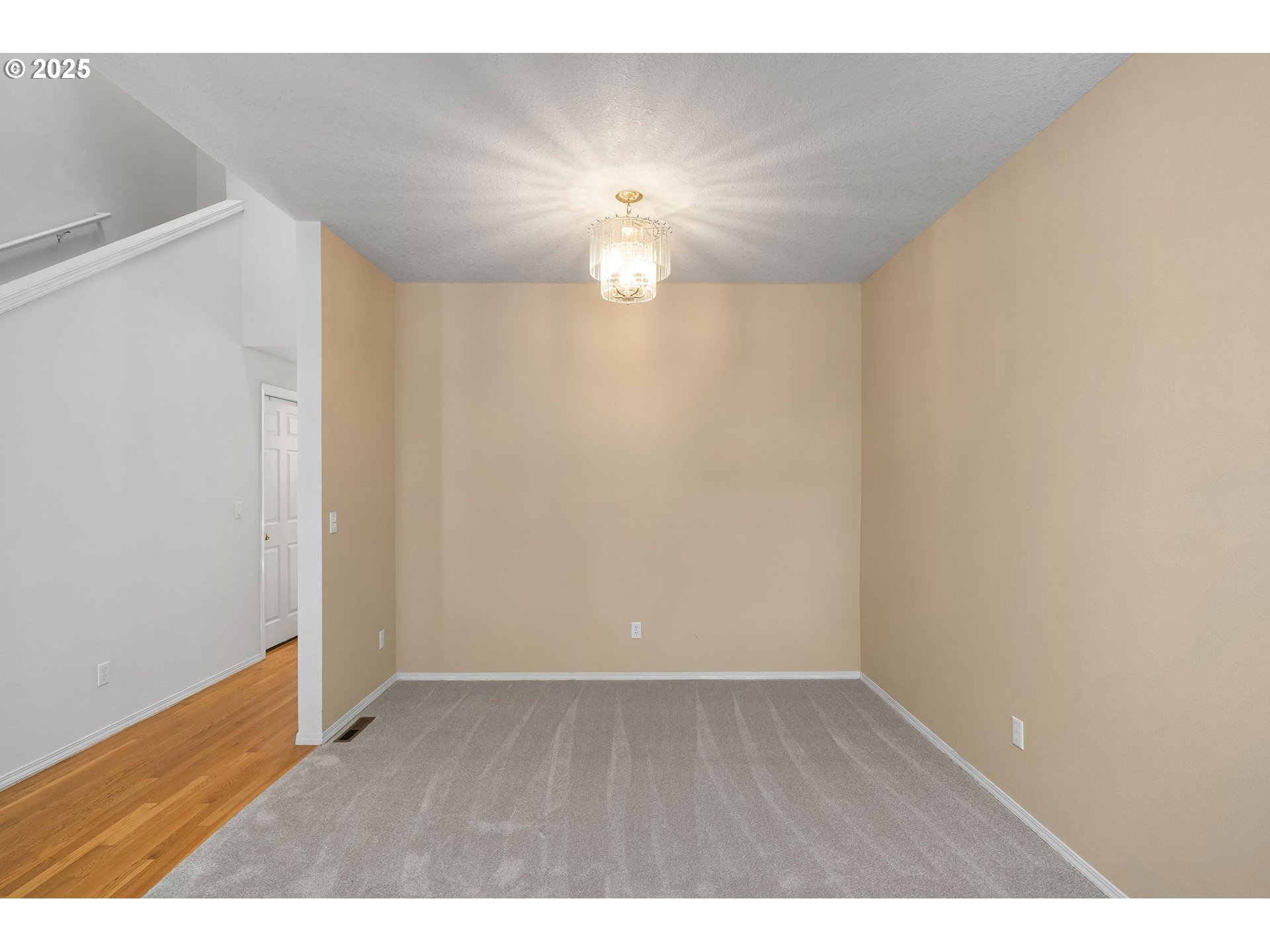 236 South Sweeney Street Portland, OR 97239 - Photo 7 of 29