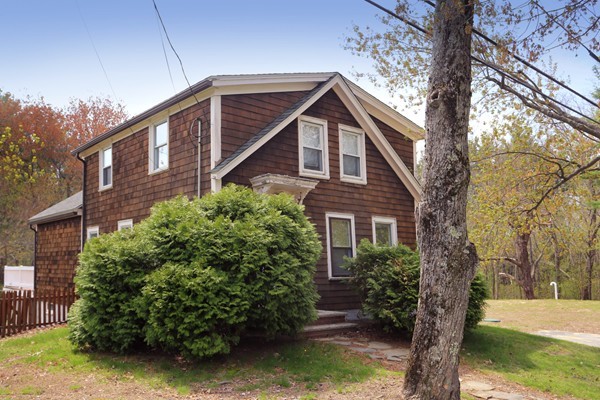 8 Governors Road Groveland, MA 01834 - Photo 1 of 15 Gallery Image 1