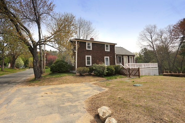8 Governors Road Groveland, MA 01834 - Photo 3 of 15 Gallery Image 3