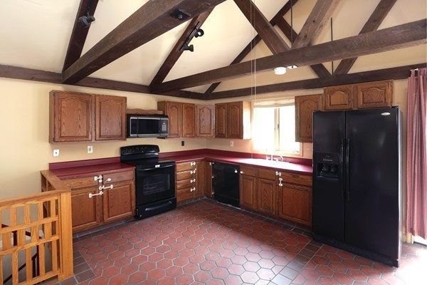 8 Governors Road Groveland, MA 01834 - Photo 4 of 15 Gallery Image 4