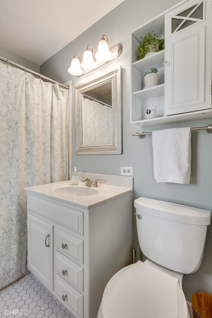 436 Selborne Road Riverside, IL 60546 - Photo 14 of 19