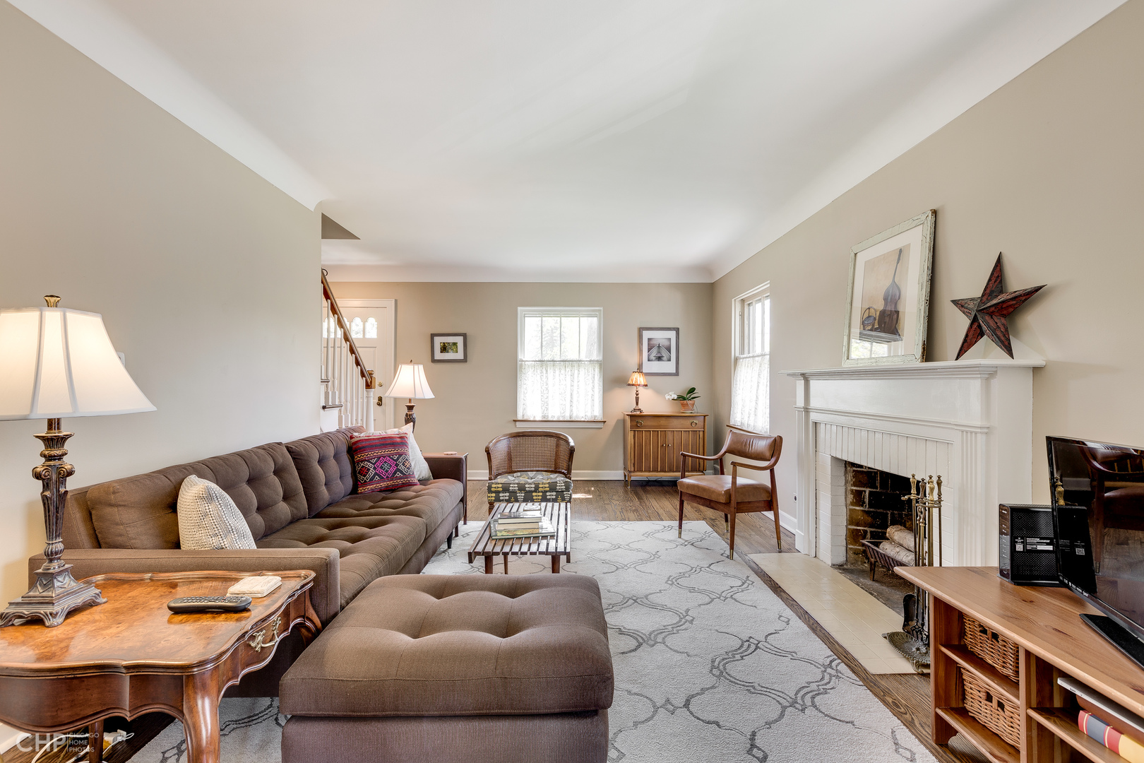 436 Selborne Road Riverside, IL 60546 - Photo 3 of 19