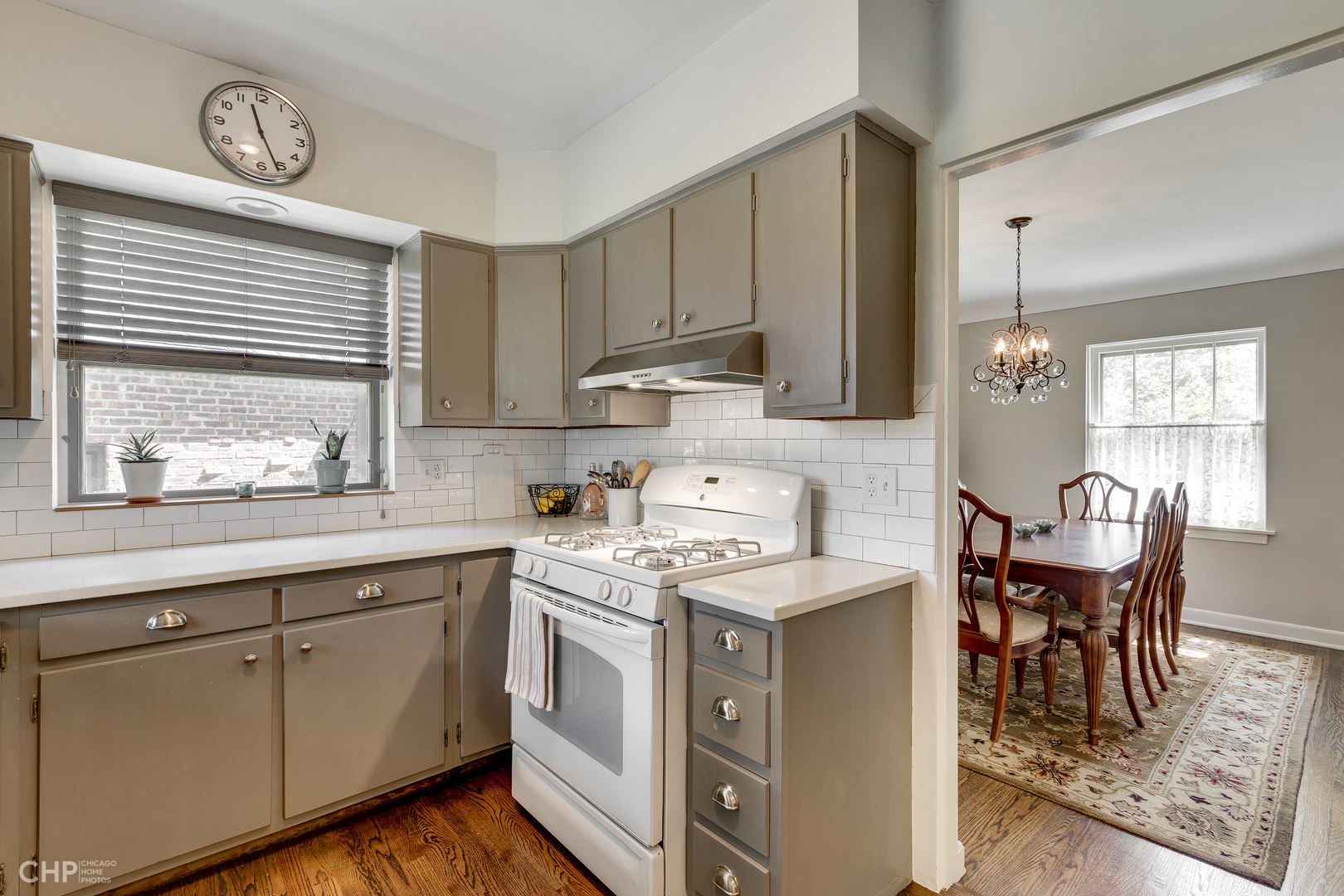 436 Selborne Road Riverside, IL 60546 - Photo 8 of 19