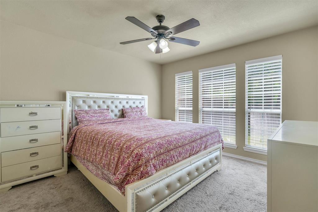 1911 New Haven Road Grapevine, TX 76051 - Photo 25 of 40 1st floor bedroom