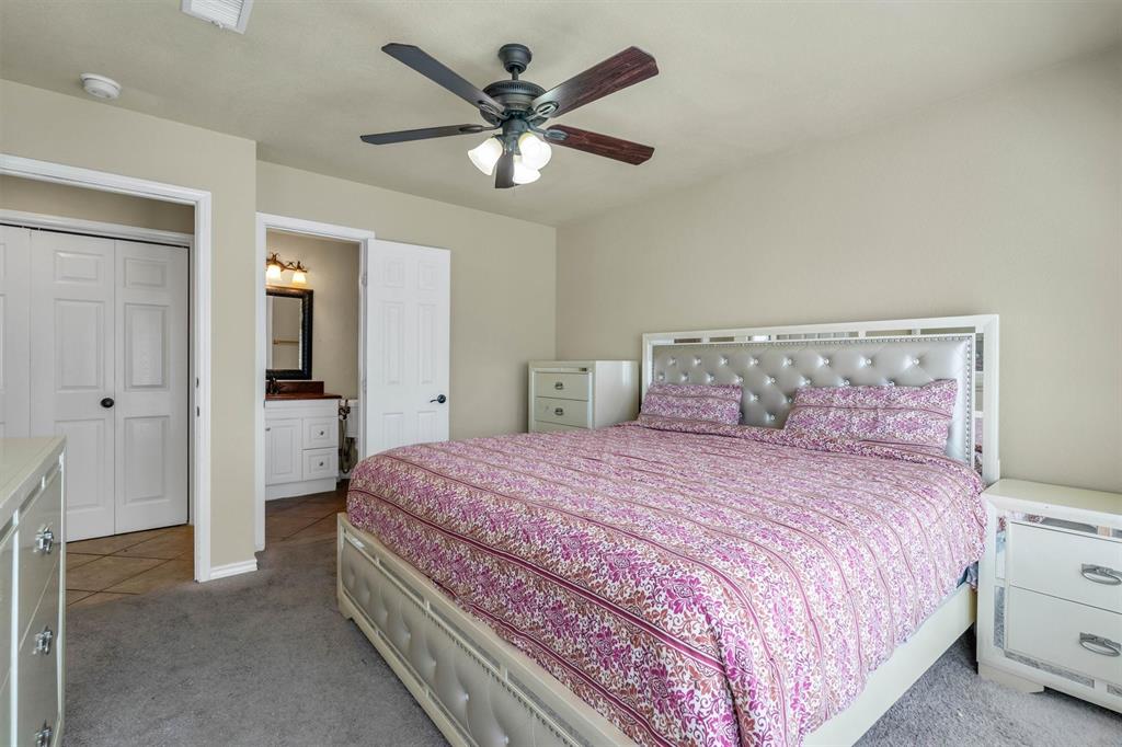 1911 New Haven Road Grapevine, TX 76051 - Photo 26 of 40 1st floor bedroom