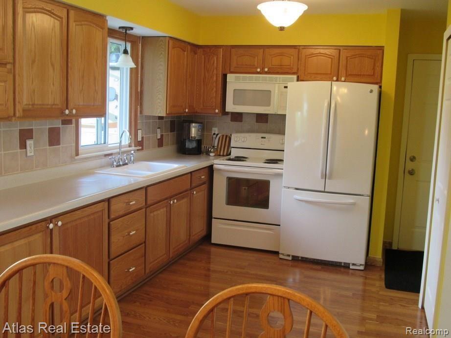 9411 Green Road Goodrich, MI 48438 - Photo 9 of 18 IMG_4835.JPG