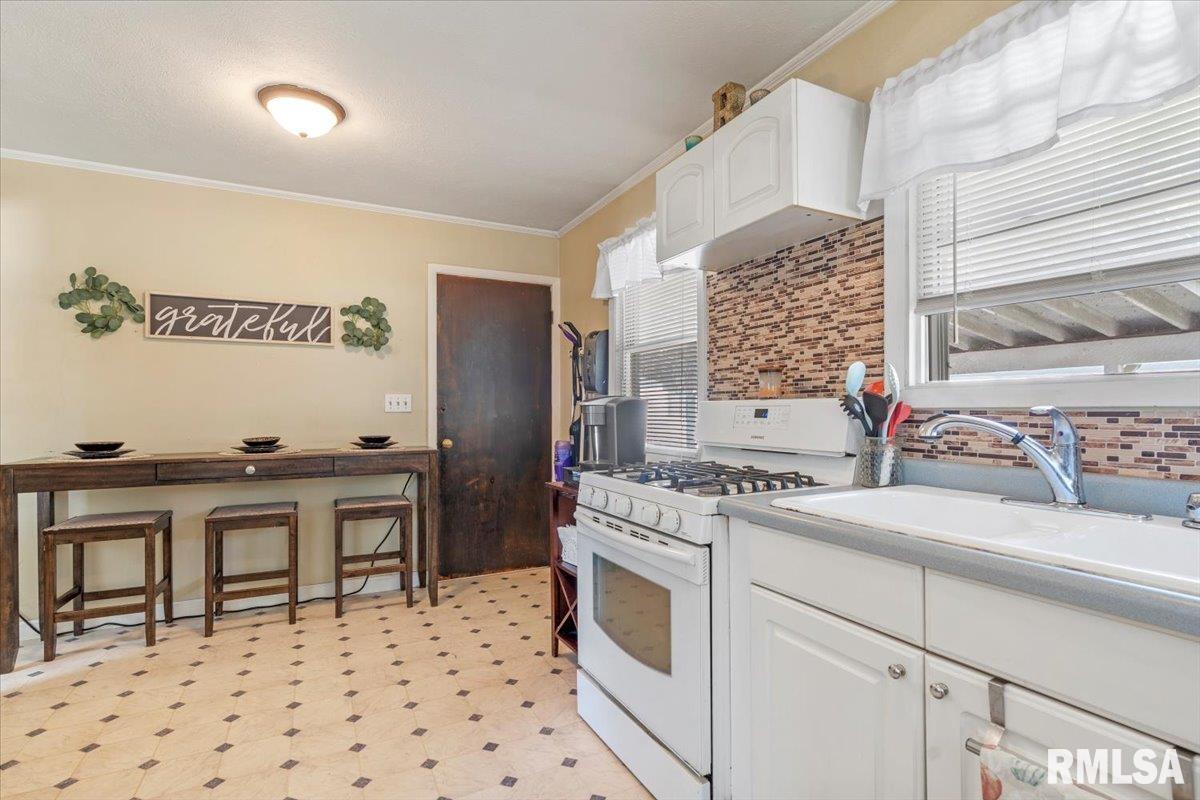 3619 Lancaster Road Springfield, IL 62703 - Photo 12 of 30