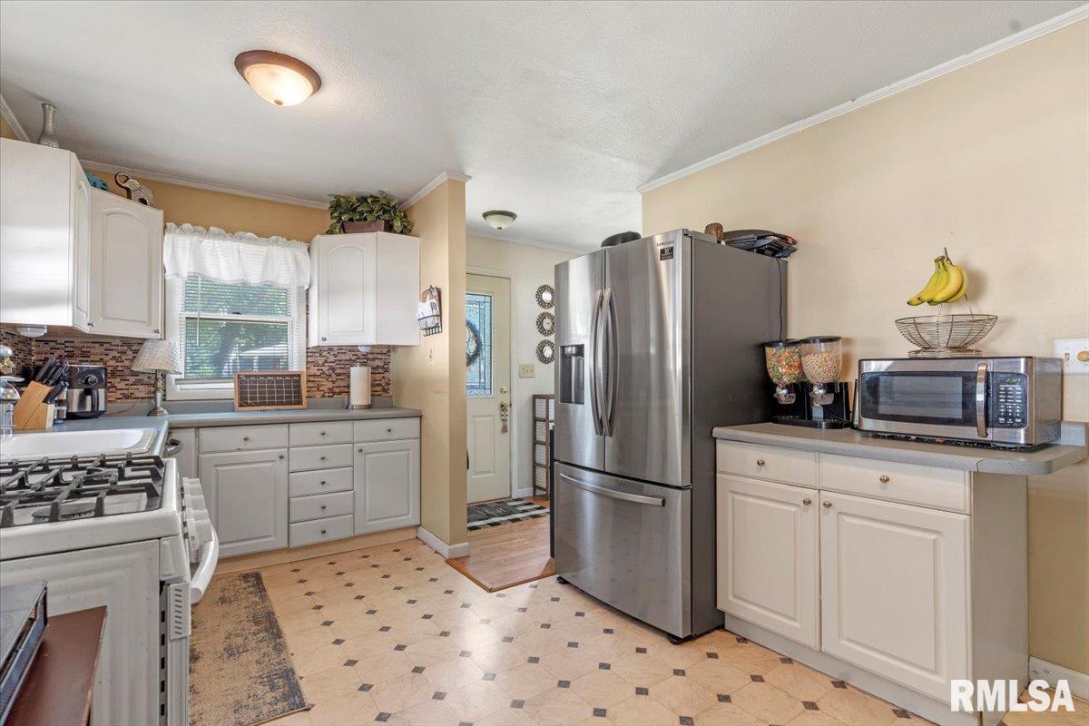 3619 Lancaster Road Springfield, IL 62703 - Photo 14 of 30