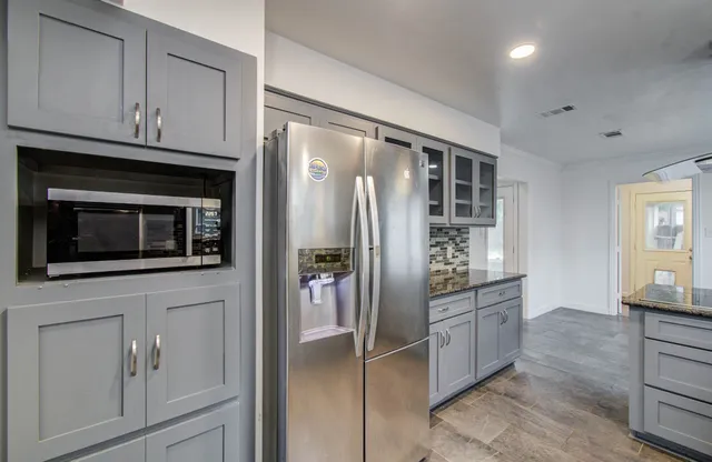 $1,900 | 674 Ravensworth Drive, Conroe, TX 77302