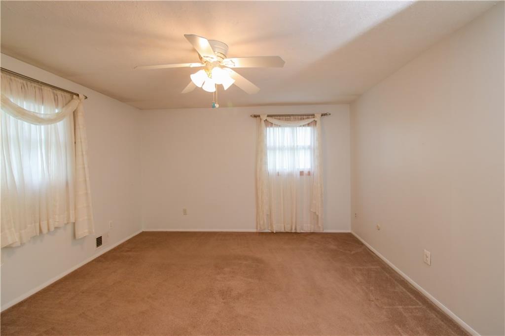 12 South Petrie Road Coraopolis, PA 15108 - Photo 11 of 23 Gallery Image 11