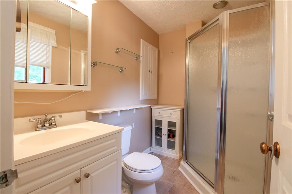 12 South Petrie Road Coraopolis, PA 15108 - Photo 12 of 23 Gallery Image 12