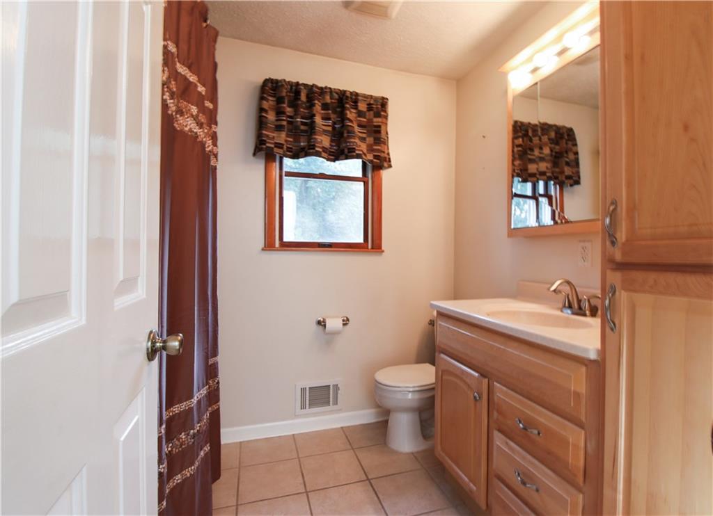 12 South Petrie Road Coraopolis, PA 15108 - Photo 14 of 23 Gallery Image 14