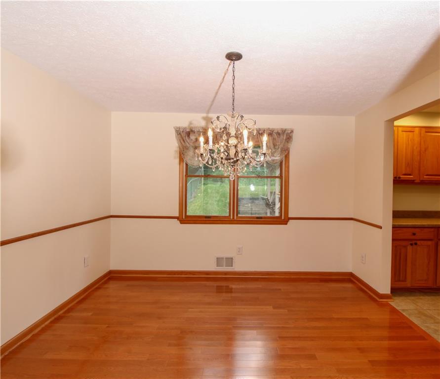 12 South Petrie Road Coraopolis, PA 15108 - Photo 3 of 23 Gallery Image 3
