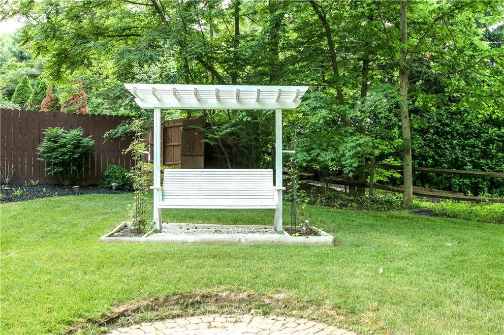12 South Petrie Road Coraopolis, PA 15108 - Photo 21 of 23 Gallery Image 21