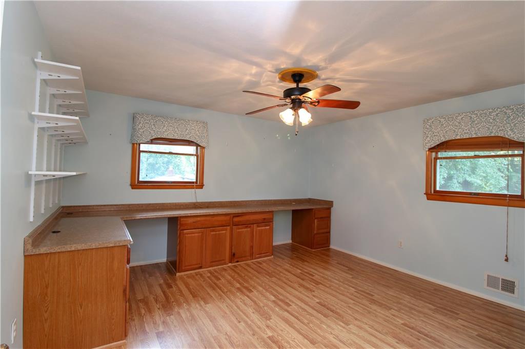 12 South Petrie Road Coraopolis, PA 15108 - Photo 8 of 23 Gallery Image 8