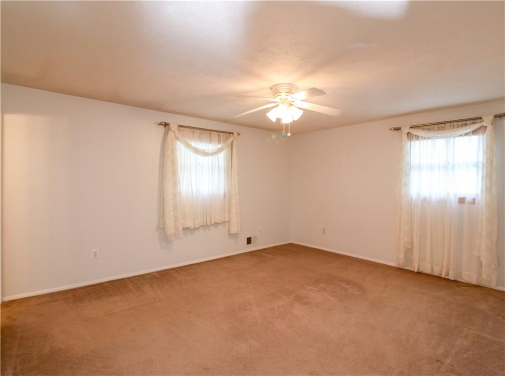 12 South Petrie Road Coraopolis, PA 15108 - Photo 10 of 23 Gallery Image 10