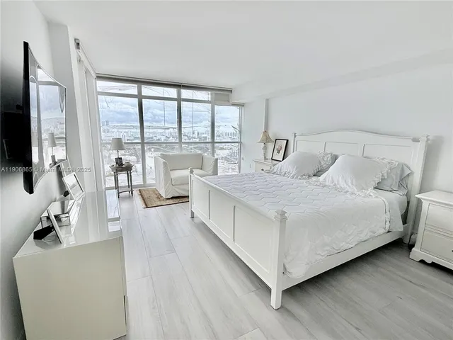 $680,000 | 1800 Sunset Harbour Drive, Unit 2005, Miami Beach, FL 33139