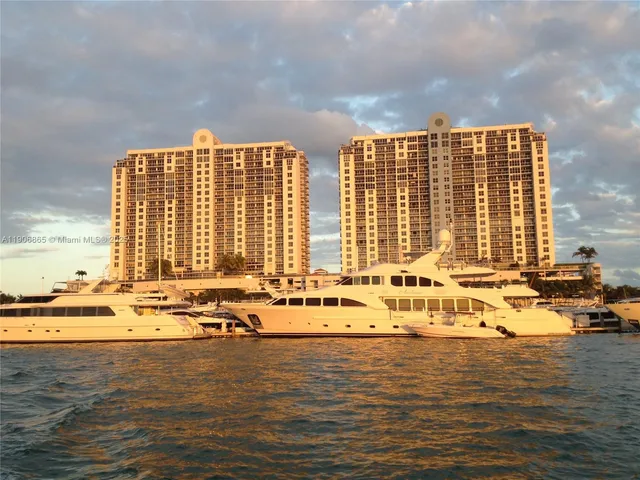 $680,000 | 1800 Sunset Harbour Drive, Unit 2005, Miami Beach, FL 33139