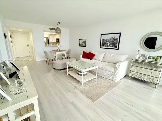 $680,000 | 1800 Sunset Harbour Drive, Unit 2005, Miami Beach, FL 33139