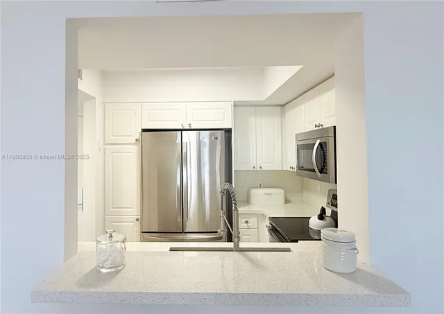 $680,000 | 1800 Sunset Harbour Drive, Unit 2005, Miami Beach, FL 33139