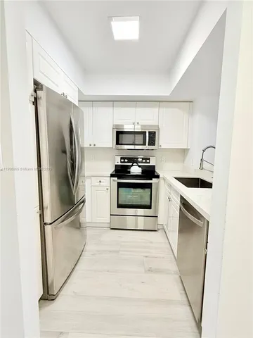 $680,000 | 1800 Sunset Harbour Drive, Unit 2005, Miami Beach, FL 33139