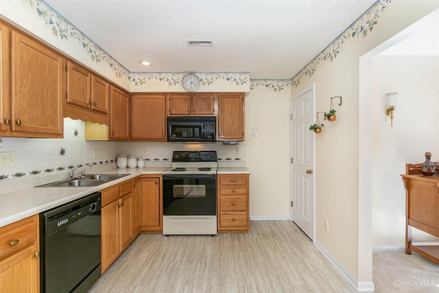 3687 Galbraith Road, Unit 37 Cincinnati, OH 45247 - Photo 14 of 27