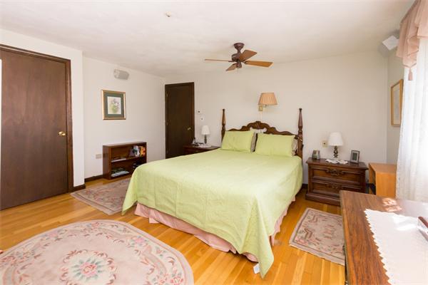 56 Hillcrest Road Waltham, MA 02451 - Photo 12 of 21