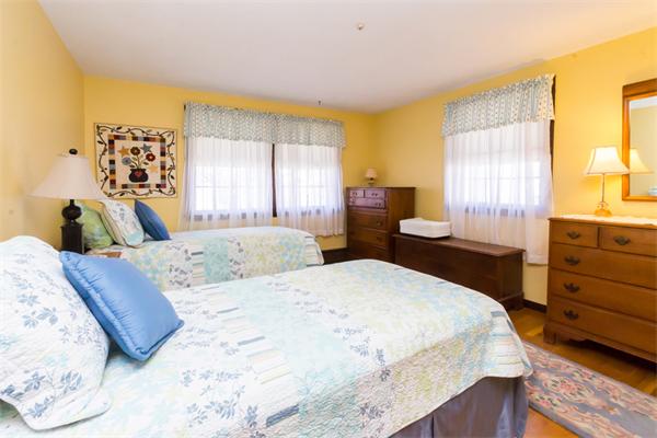 56 Hillcrest Road Waltham, MA 02451 - Photo 16 of 21