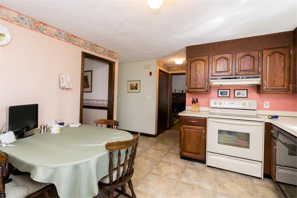 56 Hillcrest Road Waltham, MA 02451 - Photo 5 of 21