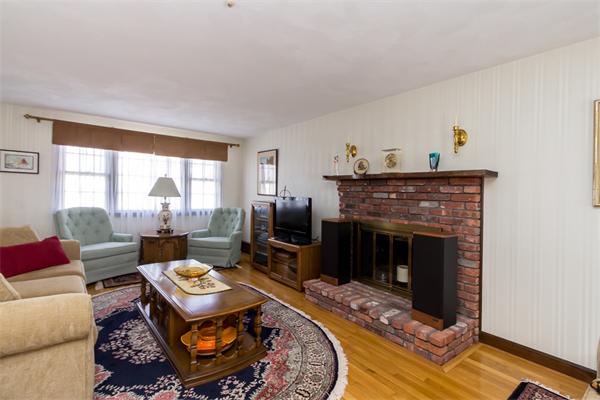56 Hillcrest Road Waltham, MA 02451 - Photo 7 of 21