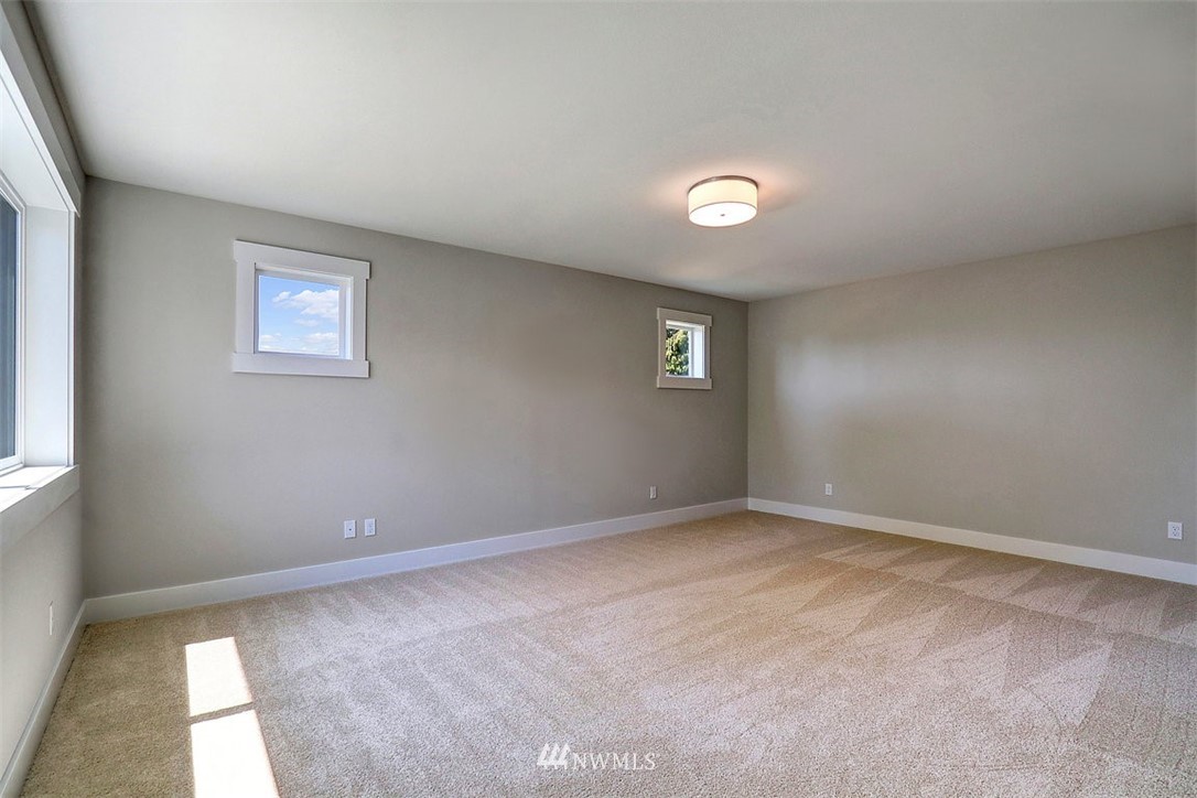 9211 Park Road Edmonds, WA 98020 - Photo 14 of 25