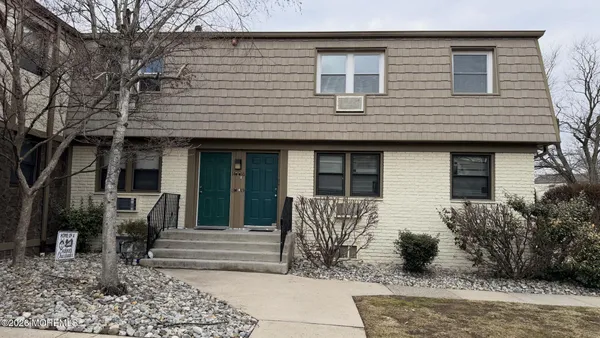 $2,100 | 420 Cross Road, Unit B16, Matawan, NJ 07747