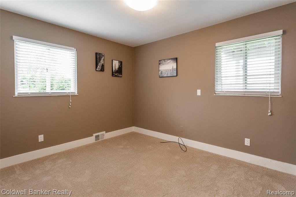 8315 Hilton Road Brighton, MI 48114 - Photo 23 of 43
