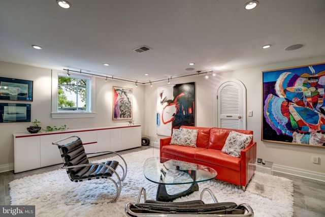 $2,800,000 | 100 Quay Street, Alexandria, VA 22314