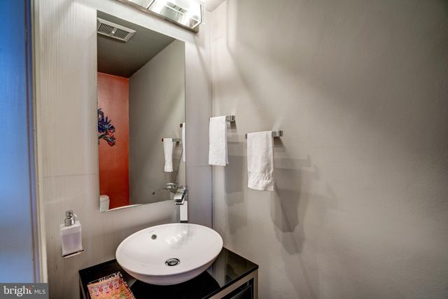 $2,800,000 | 100 Quay Street, Alexandria, VA 22314