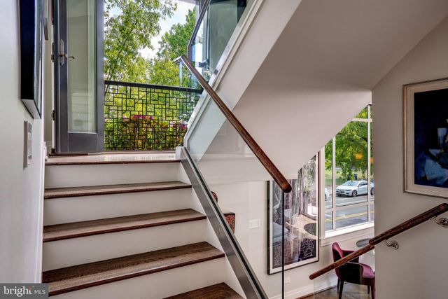 $2,800,000 | 100 Quay Street, Alexandria, VA 22314