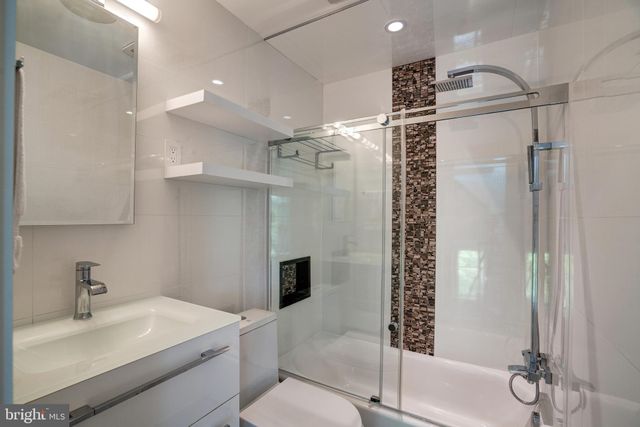 $2,800,000 | 100 Quay Street, Alexandria, VA 22314