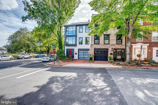 $2,800,000 | 100 Quay Street, Alexandria, VA 22314