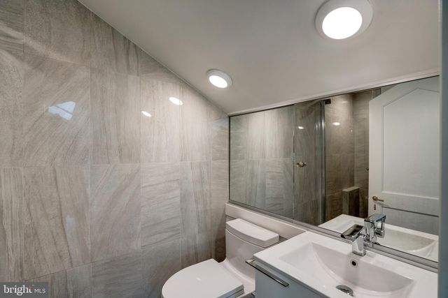 $2,800,000 | 100 Quay Street, Alexandria, VA 22314