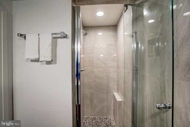 $2,800,000 | 100 Quay Street, Alexandria, VA 22314