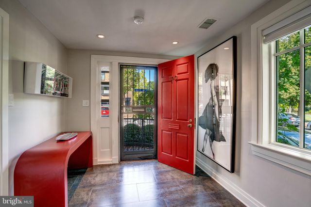 $2,800,000 | 100 Quay Street, Alexandria, VA 22314