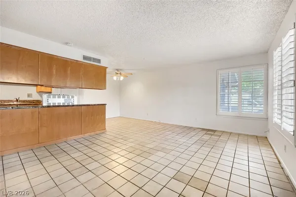$1,095 | 1377 Lorilyn Avenue, Unit 3, Las Vegas, NV 89119