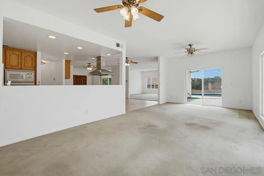 171 Dawn View Way El Cajon, CA 92021 - Photo 29 of 75