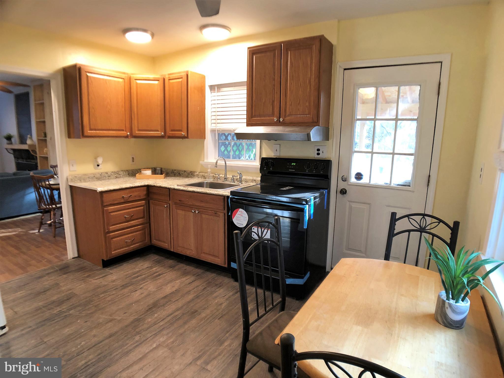 646 Convent Road Aston, PA 19014 - Photo 12 of 20 Kitchen