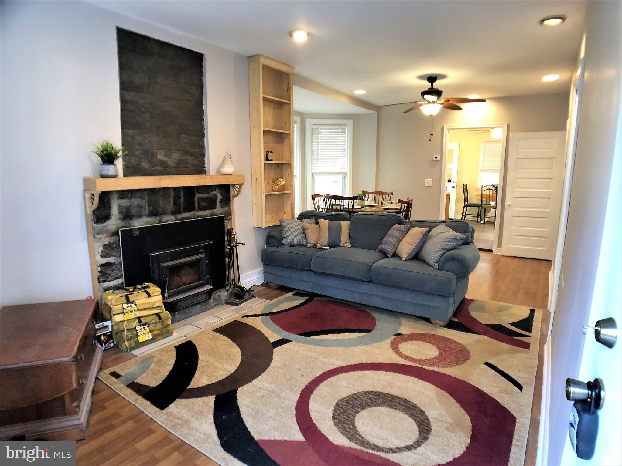 646 Convent Road Aston, PA 19014 - Photo 3 of 20 Living room